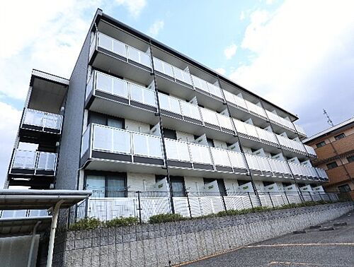 京都府木津川市梅美台１丁目 4階建