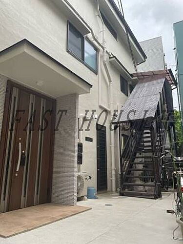 東京都渋谷区代々木２丁目 3階建 築25年11ヶ月