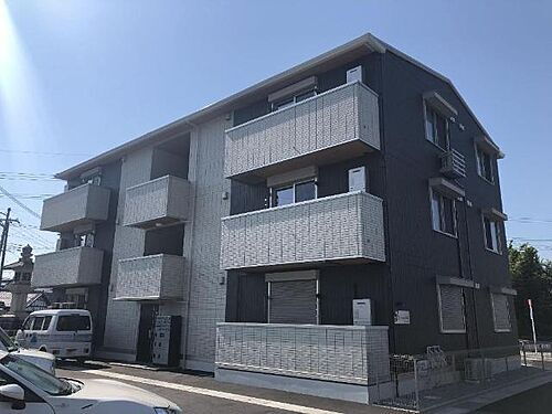 滋賀県東近江市佐生町  3階建