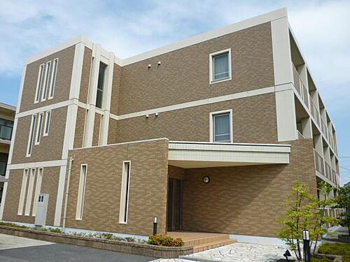 滋賀県東近江市東沖野２丁目 3階建 築17年11ヶ月