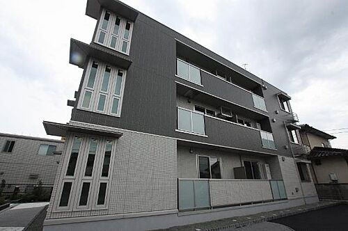 広島県福山市南手城町２丁目 3階建