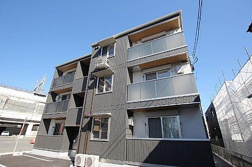 広島県福山市西町１丁目 3階建 