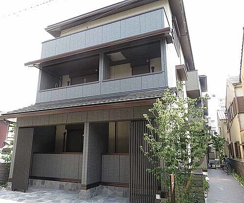 京都府京都市中京区西ノ京池ノ内町 3階建 