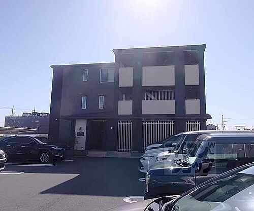 京都府京都市南区久世上久世町 築5年3ヶ月 3階建