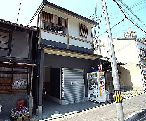 京都府京都市上京区三軒町 築16年9ヶ月 2階建
