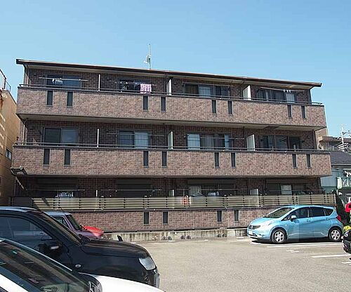 京都府京都市南区西九条豊田町 築21年3ヶ月 3階建