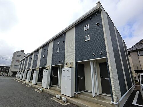 千葉県成田市並木町 2階建