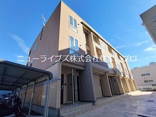 大阪府寝屋川市河北東町 3階建
