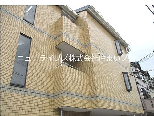 大阪府守口市大久保町２丁目 3階建