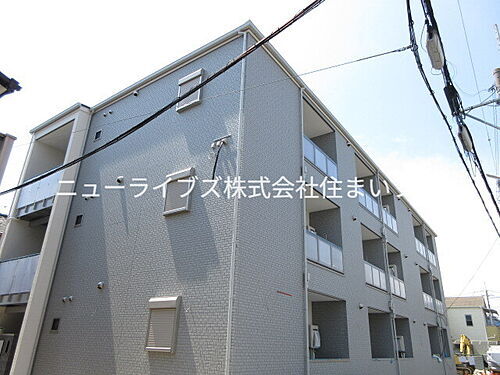 大阪府寝屋川市錦町 築3年3ヶ月 3階建