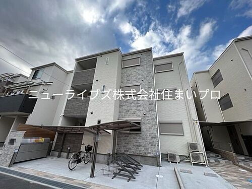 大阪府寝屋川市萱島桜園町 築4年1ヶ月 3階建