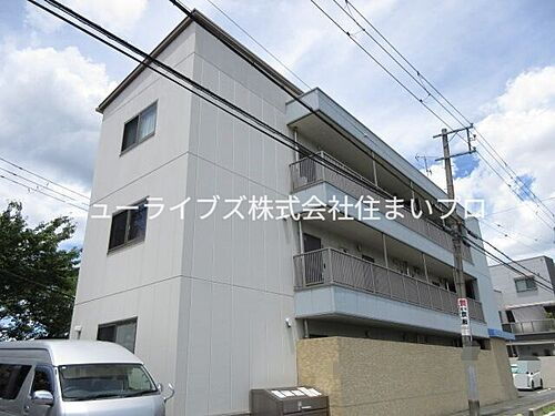 大阪府寝屋川市桜木町 築8年9ヶ月 3階建