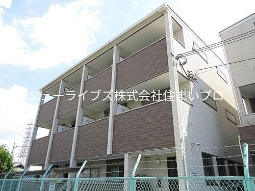 大阪府門真市寿町 築9年7ヶ月 3階建