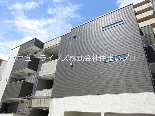 大阪府門真市浜町 築3年11ヶ月 3階建