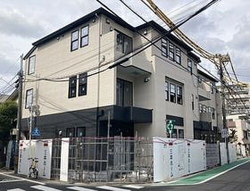 東京都板橋区前野町３丁目 3階建