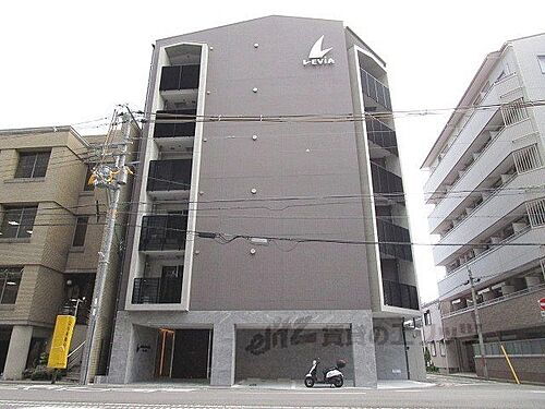 京都府京都市上京区丸太町通日暮西入上る西院町 築5年7ヶ月 6階建