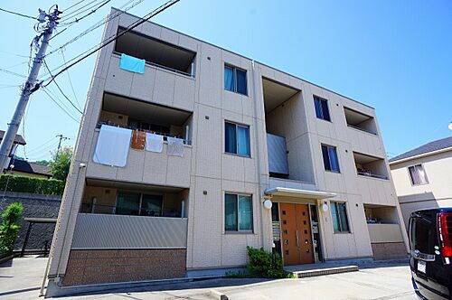 広島県広島市安佐南区山本７丁目 3階建