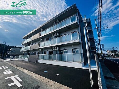 三重県伊勢市岡本３丁目 賃貸マンション