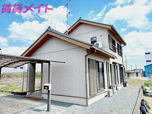 収納・駐車場たくさん広々快適な家