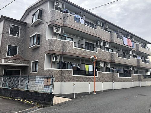 ハイツファンファン 3階建