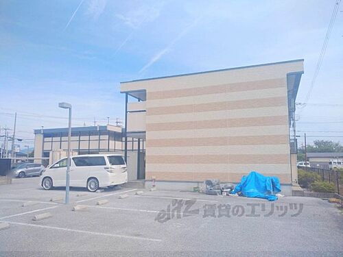 滋賀県愛知郡愛荘町長野 築19年1ヶ月 2階建