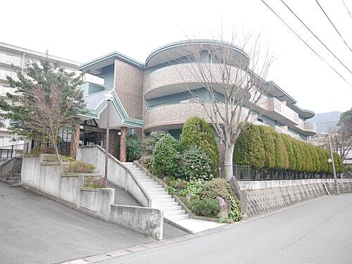 福岡県北九州市八幡西区京良城町 3階建