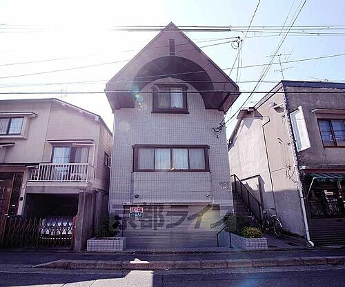 京都府京都市左京区浄土寺西田町 地上3階地下1階建