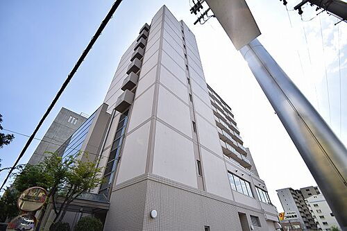 エトワール北梅田 10階建