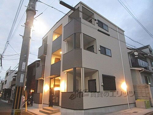 京都府京都市伏見区深草森吉町 3階建 築3年