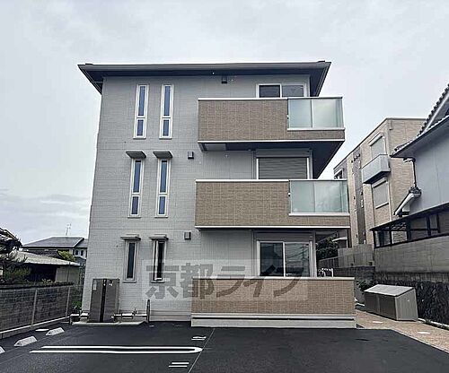 京都府城陽市寺田 3階建 