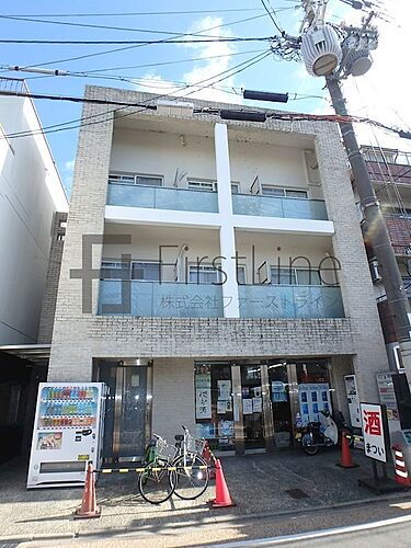 京都府京都市伏見区深草稲荷御前町 3階建 築26年4ヶ月