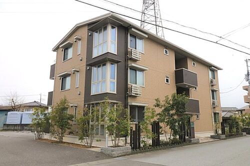 山梨県甲府市大里町 3階建 築6年5ヶ月