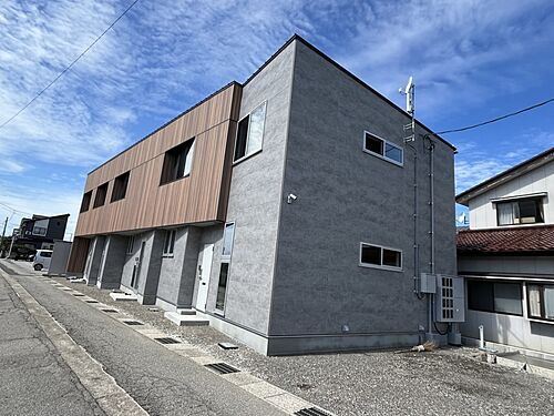 富山県富山市牛島本町２丁目 賃貸アパート