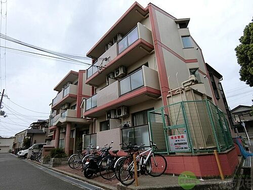 大阪府茨木市中村町 3階建