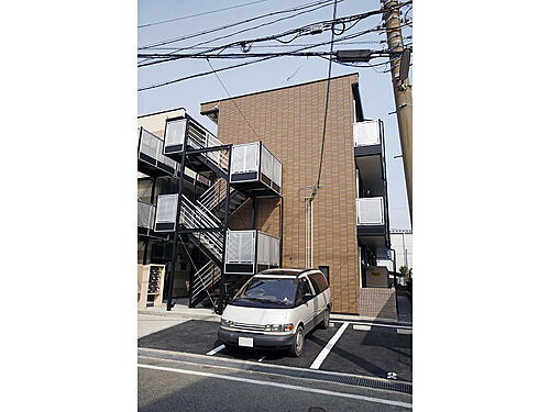 兵庫県神戸市灘区浜田町４丁目 築17年8ヶ月 3階建