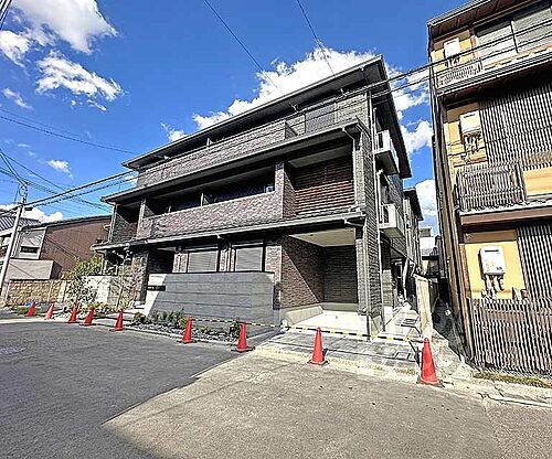京都府京都市下京区東中筋通六条下る学林町 築2年3ヶ月 3階建