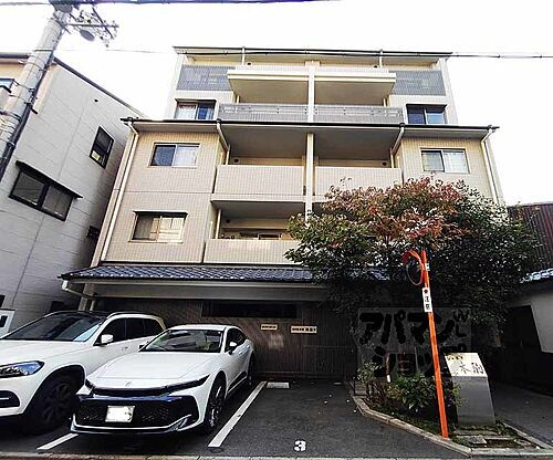 京都府京都市下京区麩屋町通松原下る上鱗形町 築20年9ヶ月 5階建