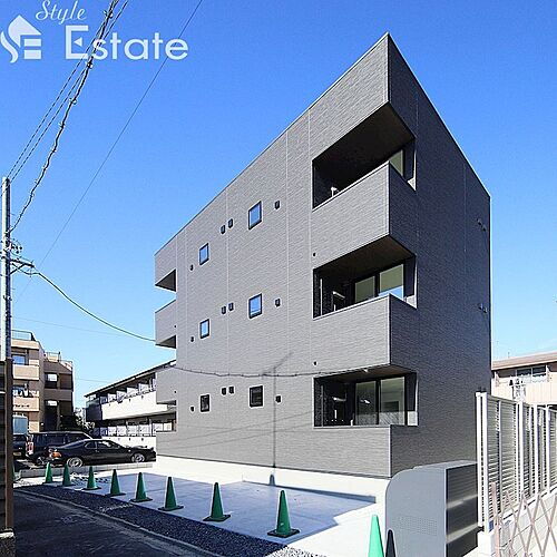 愛知県名古屋市中川区愛知町 3階建 