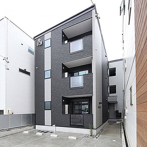 愛知県名古屋市中村区中村本町１丁目 築1年7ヶ月 3階建