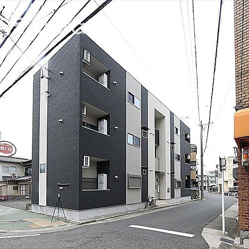 愛知県名古屋市中村区大秋町４丁目 築10年6ヶ月 3階建