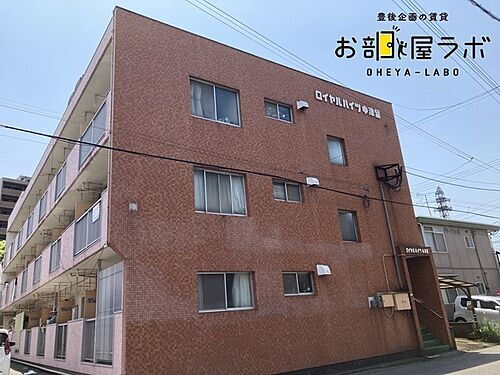 ロイヤルハイツ中津留 3階建