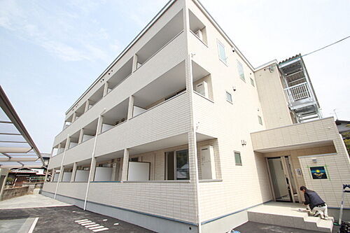 広島県安芸郡府中町石井城２丁目 3階建 築6年4ヶ月