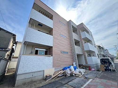 大阪府堺市堺区出島町１丁 3階建 