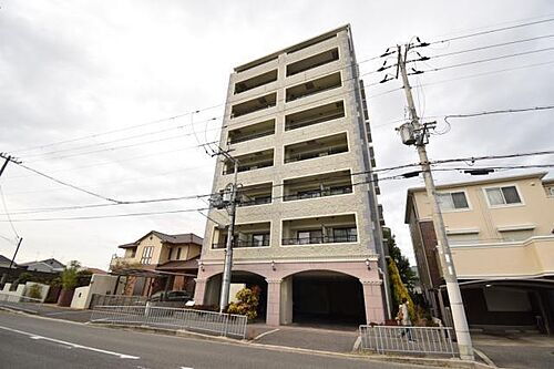 大阪府堺市北区長曽根町 8階建