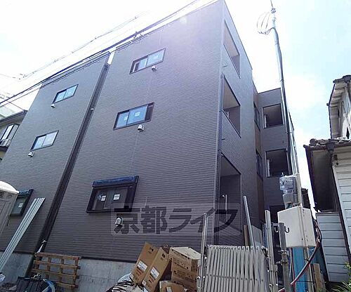 京都府京都市伏見区深草鈴塚町 3階建 