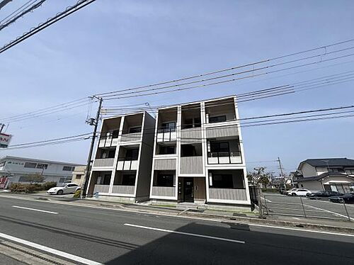 兵庫県加古川市加古川町北在家 3階建