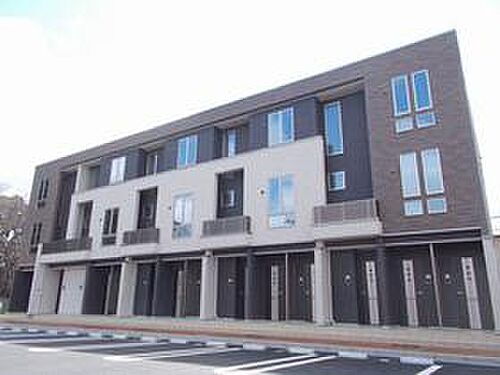 兵庫県姫路市飾磨区英賀宮町２丁目 3階建
