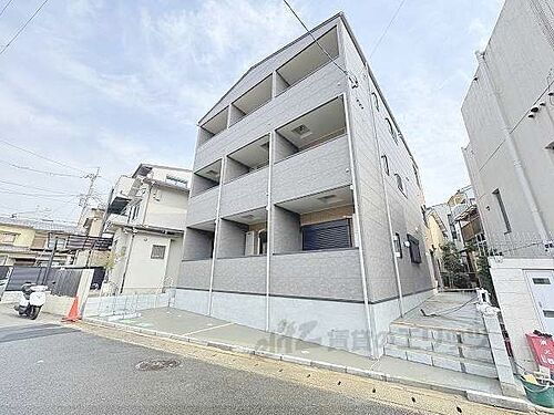 京都府京都市右京区太秦一ノ井町 築1年未満 3階建
