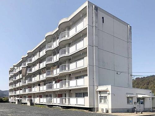 岡山県苫田郡鏡野町原 賃貸マンション