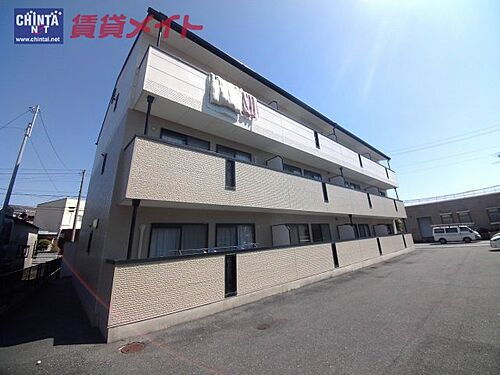 ファミーユ小杉 3階建